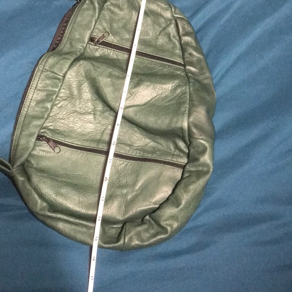 EUC-GREEN GENUINE LEATHER SHOULDER ONE STRAP BAG - Picture 7 of 8